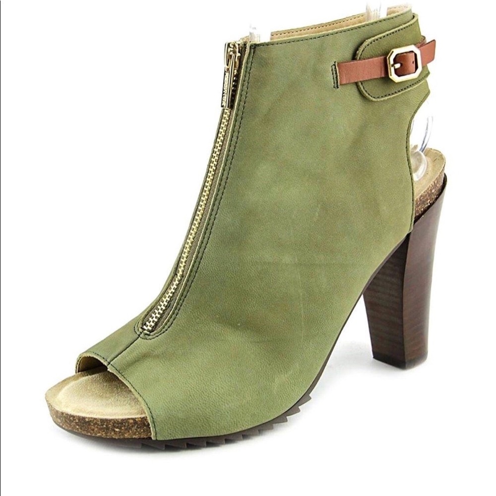 Kenneth Cole Reaction Hook A Line
